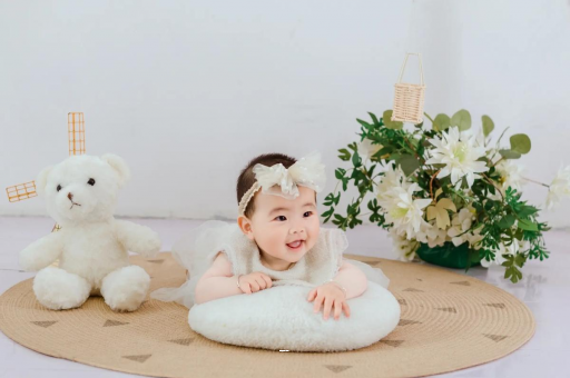 铜陵四个月宝宝揉眼睛